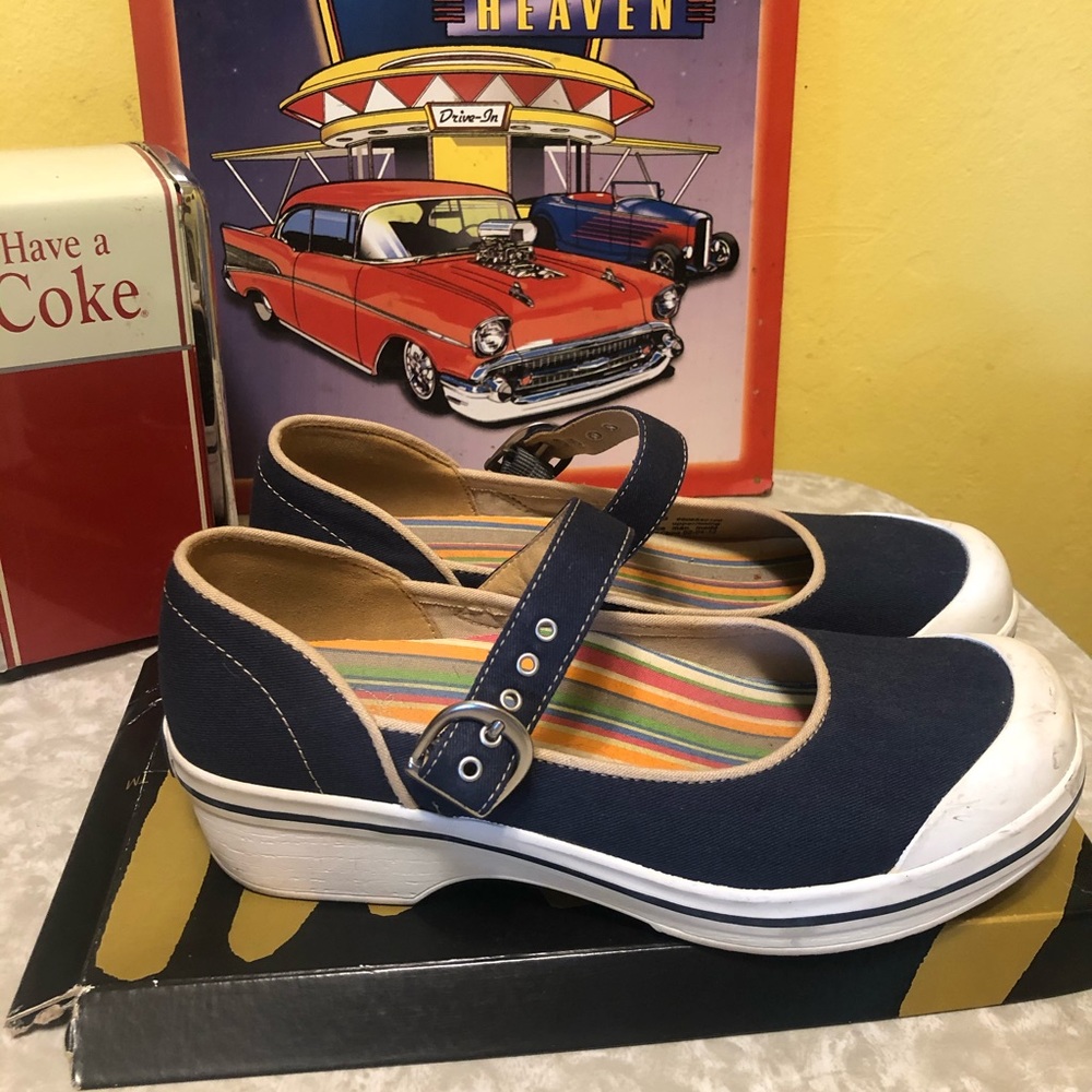 Dansko Vegan sneakers
